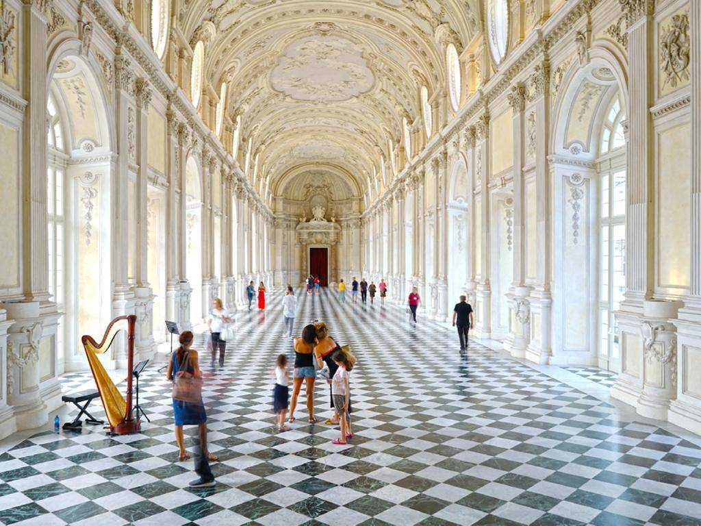 Alle Porte Della Reggia Venaria Reale Buitenkant foto